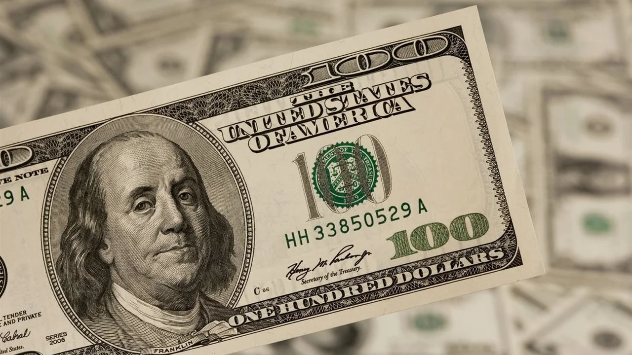 تحركات مفاجئة في سعر الدولار مقابل الجنيه المصري داخل البنوك بتعاملات الأربعاء